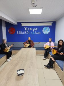 Ülkü Ocakları’ndan bağlama kursu