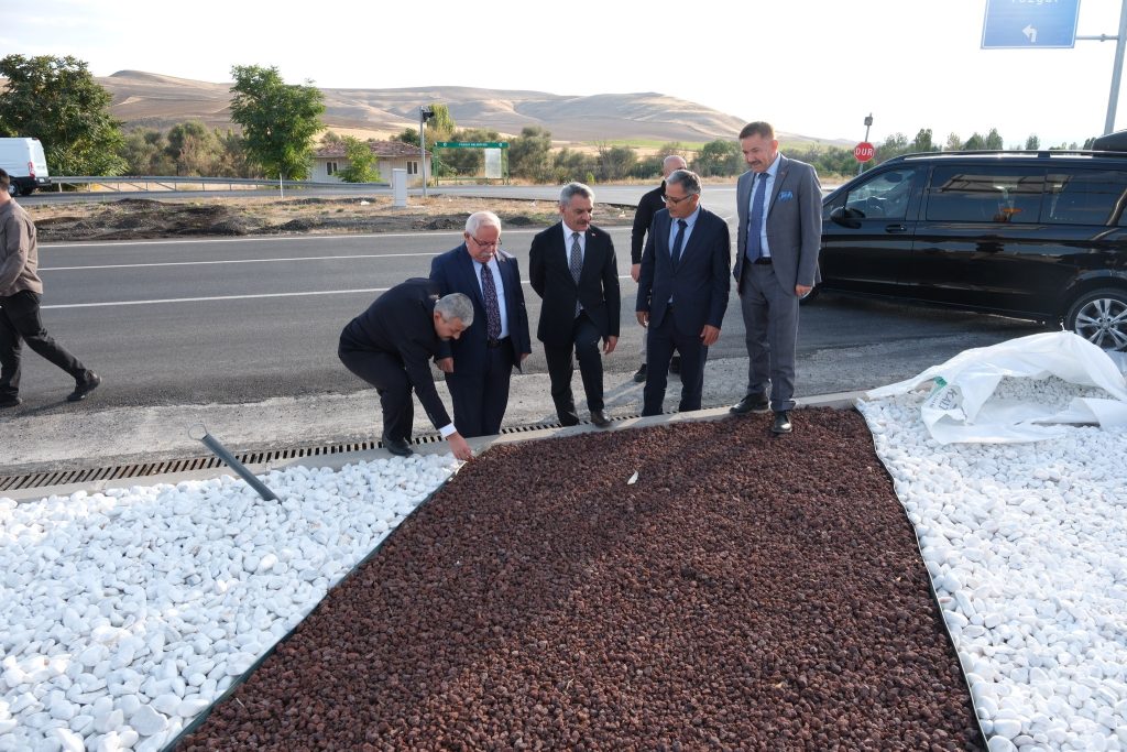 Vali Özkan, OSB’de yenilenen altyapıyı inceledi