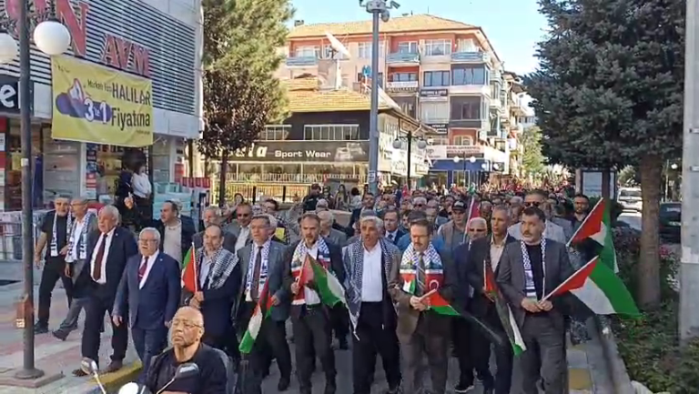 Filistin’e destek yürüyüşü düzenlendi