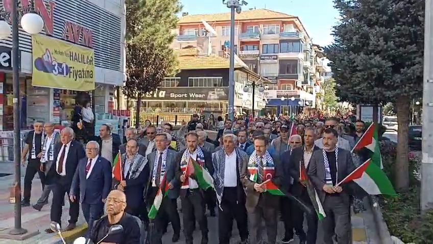 Filistin’e destek yürüyüşü düzenlendi