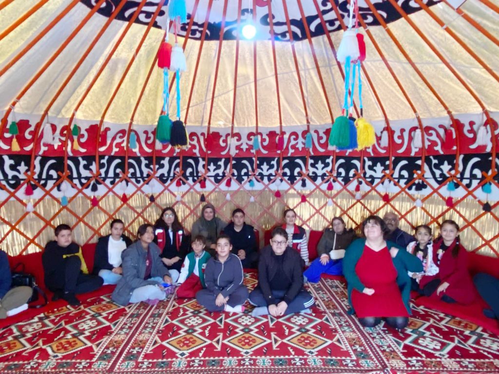 Çocuklar Kırgız kültürüyle tanıştı