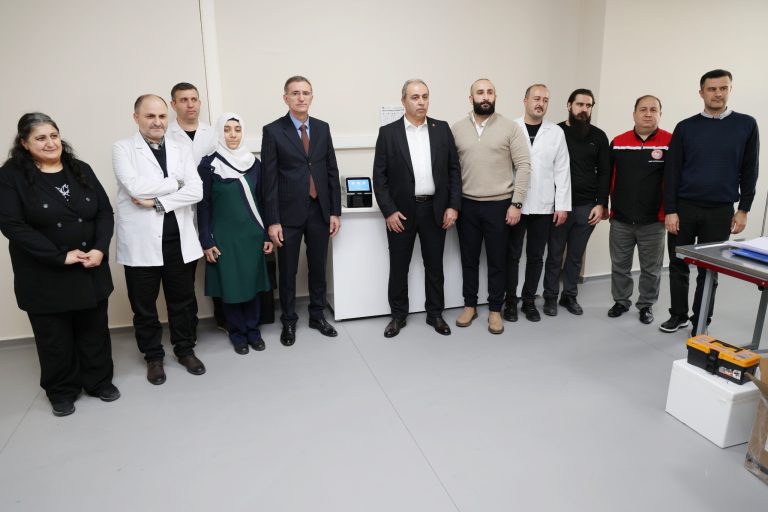 Bozok Üniversitesi’ne Biyokimya Cihazı bağışı