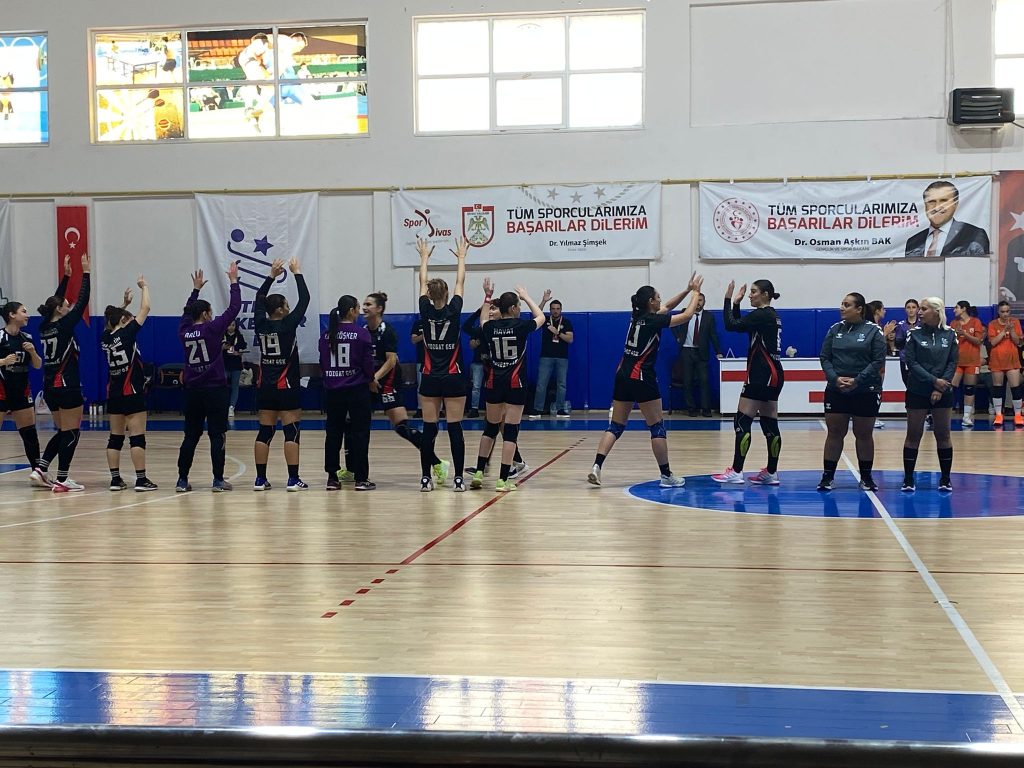 Sivas’ta farklı galibiyet: 37-27