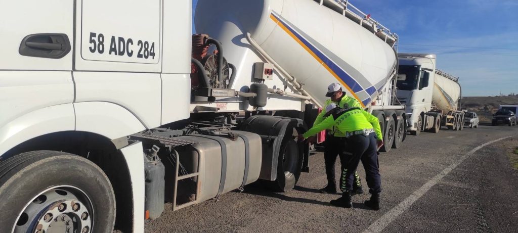 Jandarmadan trafik denetimi