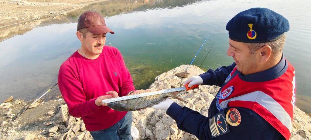 VİDEOLU HABER: Süreyya Bey Barajı’nda balıkçılara denetim