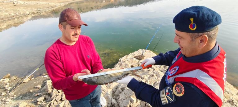 VİDEOLU HABER: Süreyya Bey Barajı’nda balıkçılara denetim