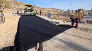 Nohutlu Tepe Caddesi’ne asfalt serimi başladı