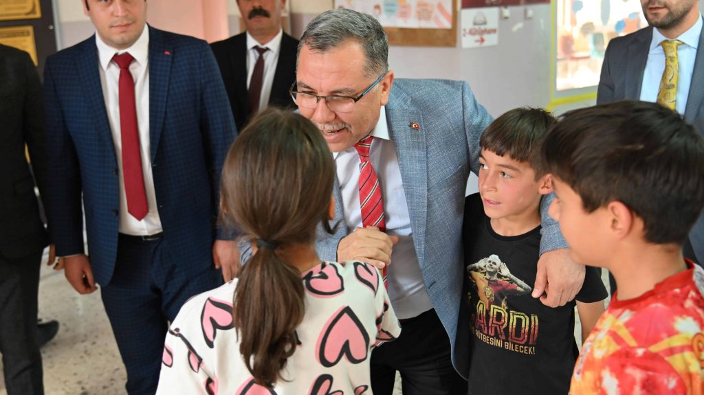 Altınkaynak’tan Şehit Yarbay Yusuf Turgut Ortaokulu’na ziyaret