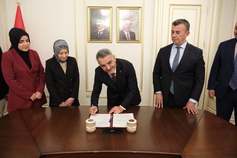 Kadın Girişimi Kooperatifine 562 Bin Lira hibe desteği