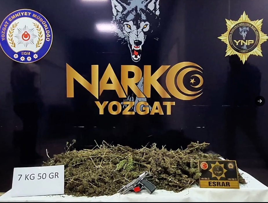 VİDEOLU HABER Narkotik Operasyonu: 7,5 kilo esrar ele geçirildi