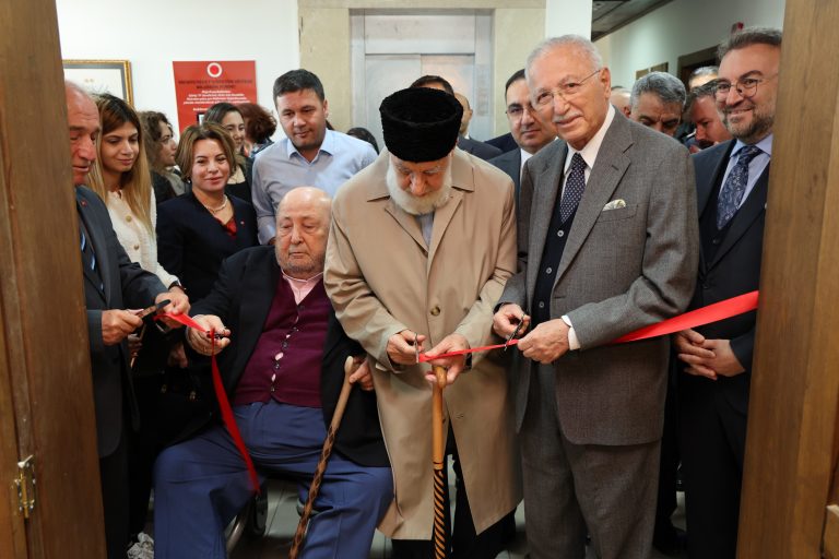 İslam Kültürüne Işık Tutan Sergi açıldı