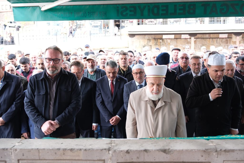 Merhum Şeyhzade Ahmet Efendi’nin kızı vefat etti