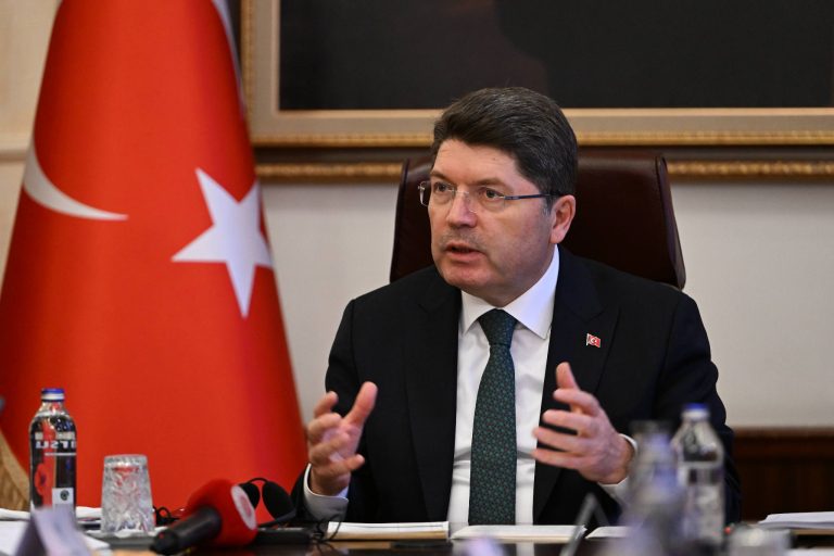 Bakan Tunç: 15 Bin yeni alım yapılacak