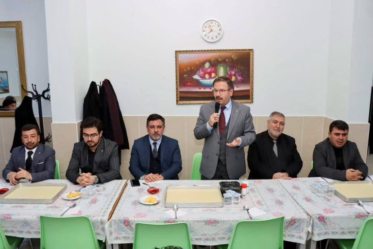 AK Parti teşkilatı arabaşı programında buluştu