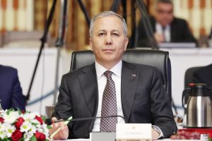 Polislerin çalışma saatleri değişiyor