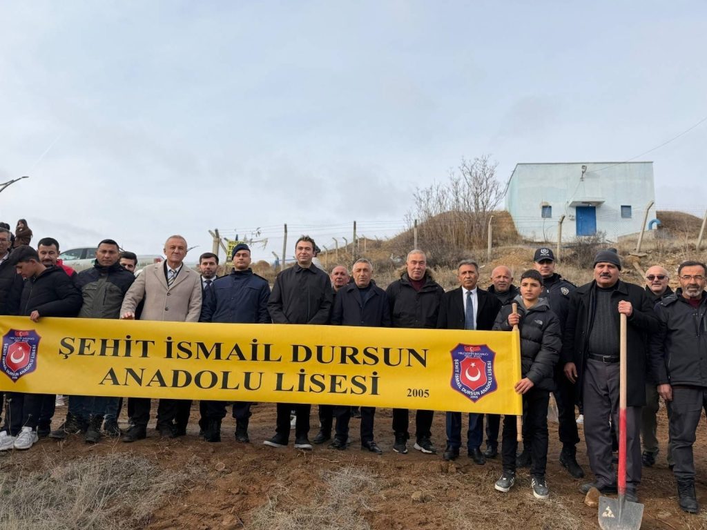 Şehitler anısına 200 fidan toprakla buluştu