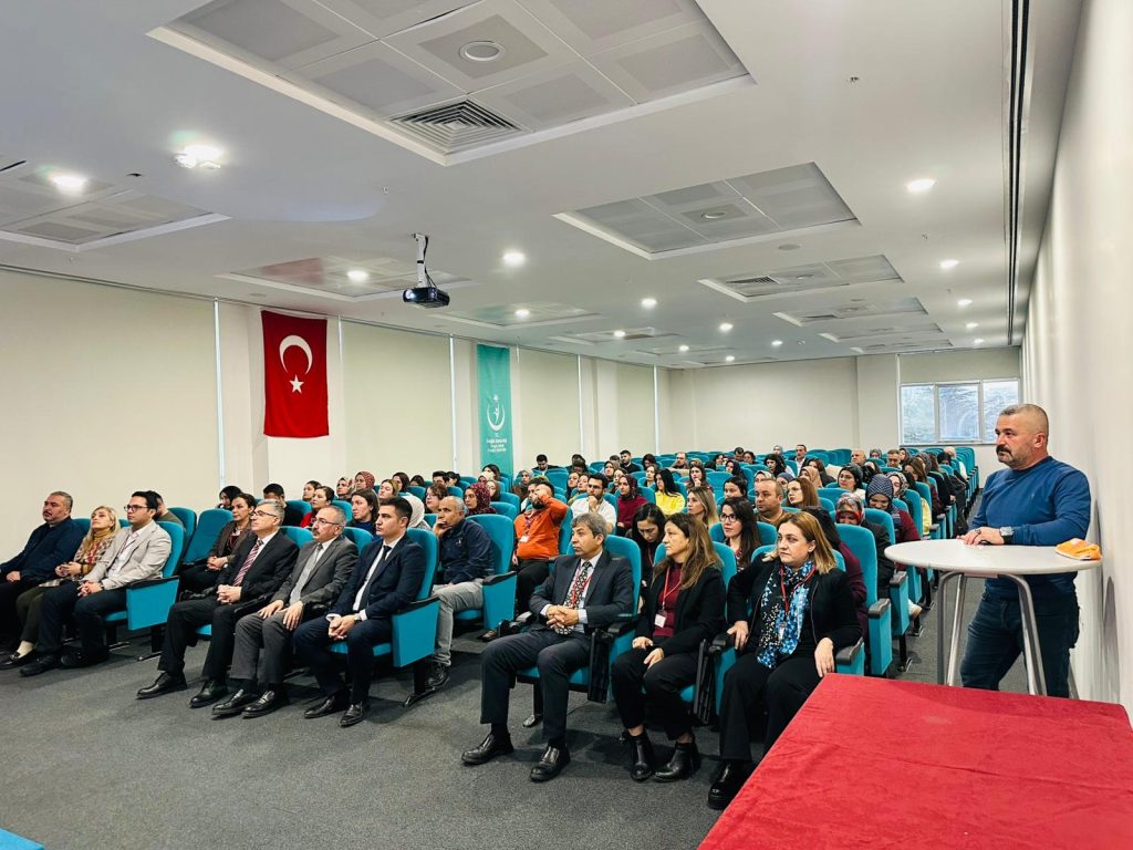 Sağlık profesyonellerine Neonatal Resüsitasyon eğitimi