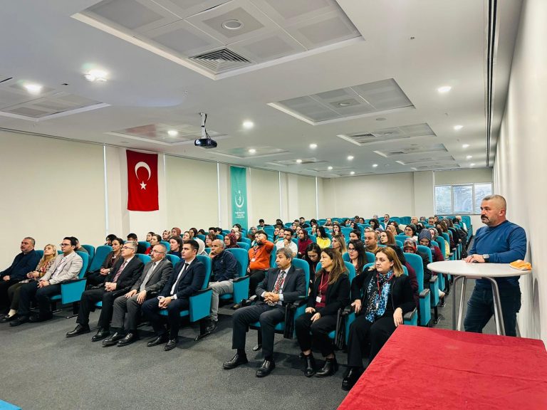 Sağlık profesyonellerine Neonatal Resüsitasyon eğitimi