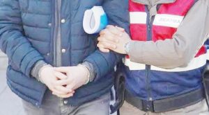 Aranan iki şahıs yakalandı