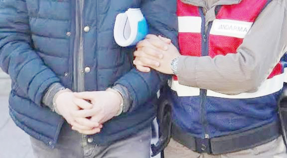 Aranan iki şahıs yakalandı