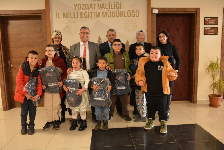 Altınkaynak, özel eğitim öğrencilerini makamında ağırladı