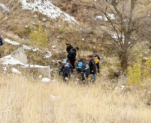 Ehliyet sınavına hazırlanan genç sürücü şarampole yuvarlandı