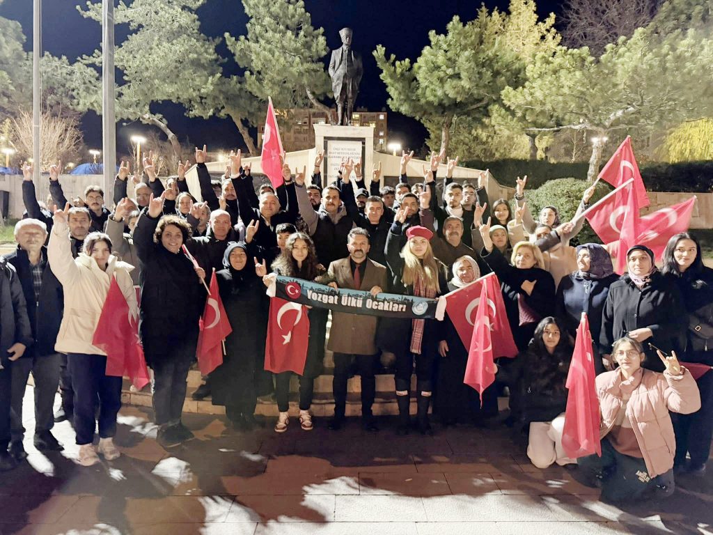 Dünya Şampiyonu Zararsız coşkuyla karşılandı