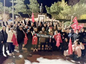 Dünya Şampiyonu Zararsız coşkuyla karşılandı