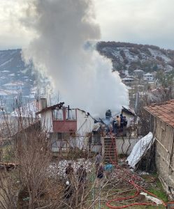 Derbent köyü’nde çıkan yangın korkuttu