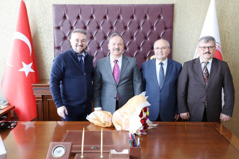 İlahiyat Fakültesi’nde Dekanlık Devir Teslim Töreni yapıldı