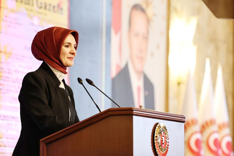 15 yaş altına sosyal medya düzenlemesi geliyor