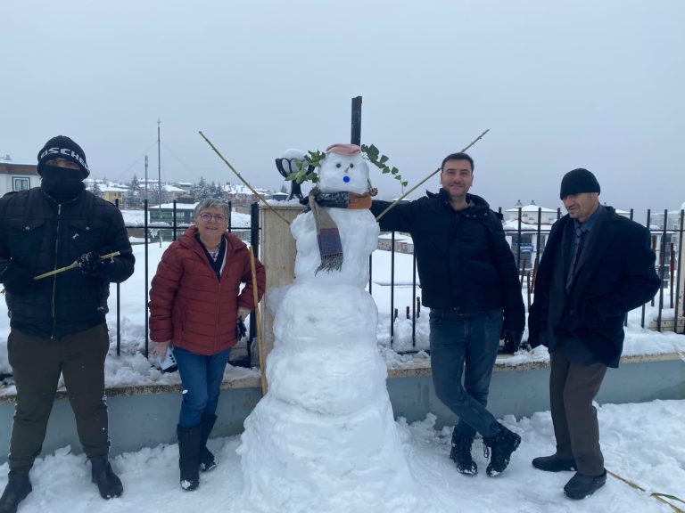 Özel bireyler kışı doyasıya yaşadı