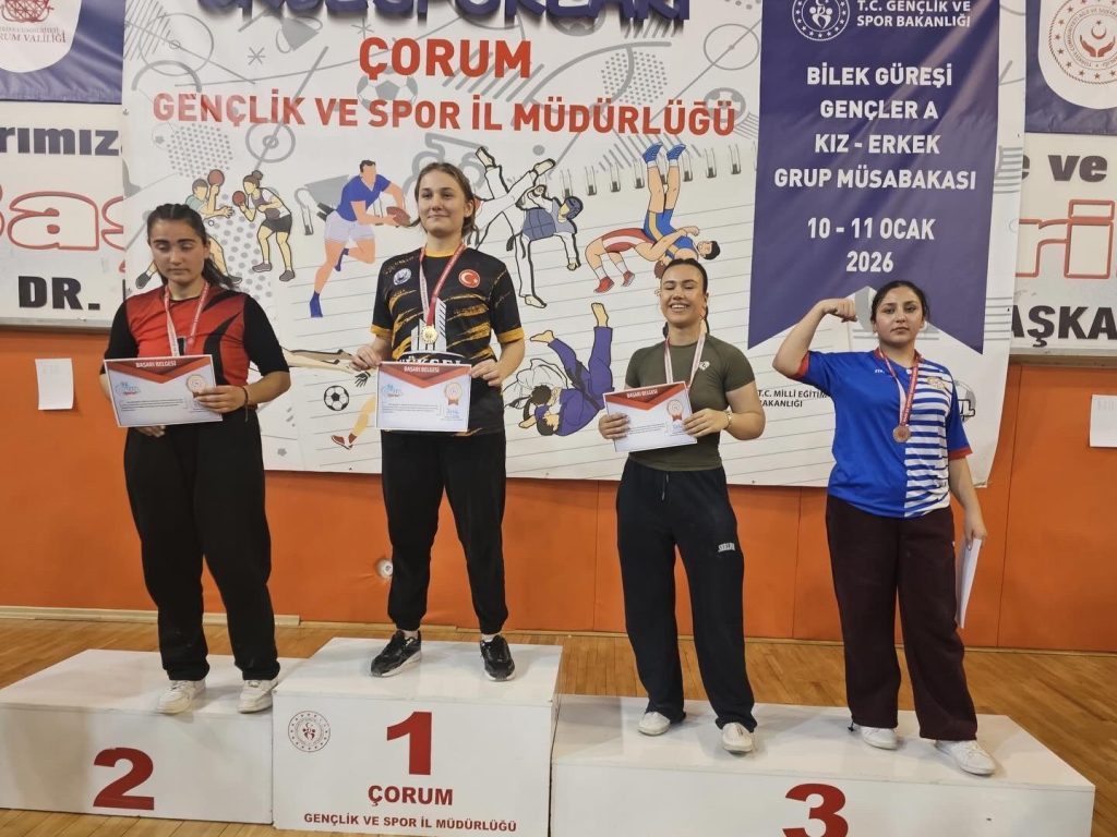 Bilek Güreşinde gururlandıran başarı