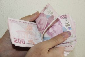  20 Bin lira olması beklenen emekli maaş artışı komisyondan geçti
