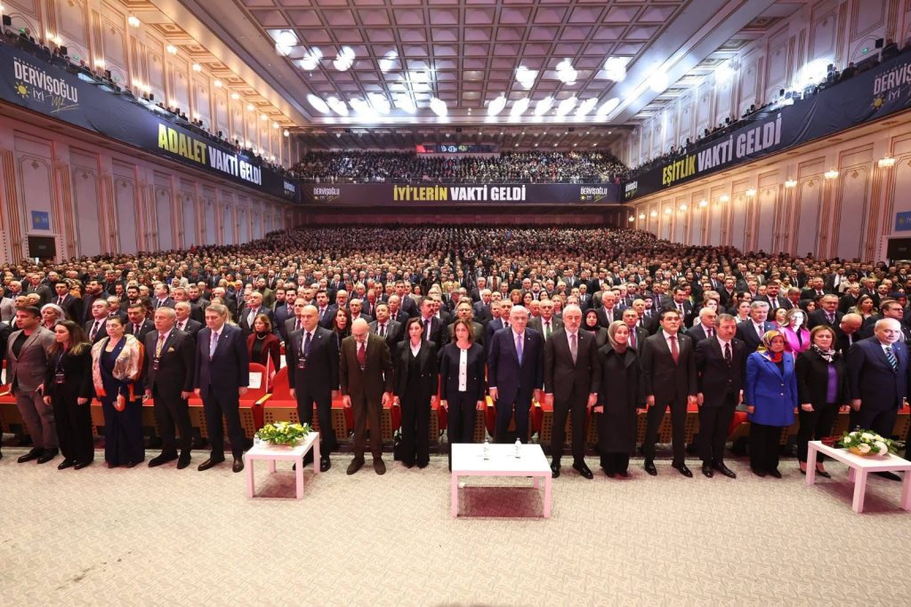 İYİ Parti Yozgat teşkilatı kurultaya tam kadro katıldı