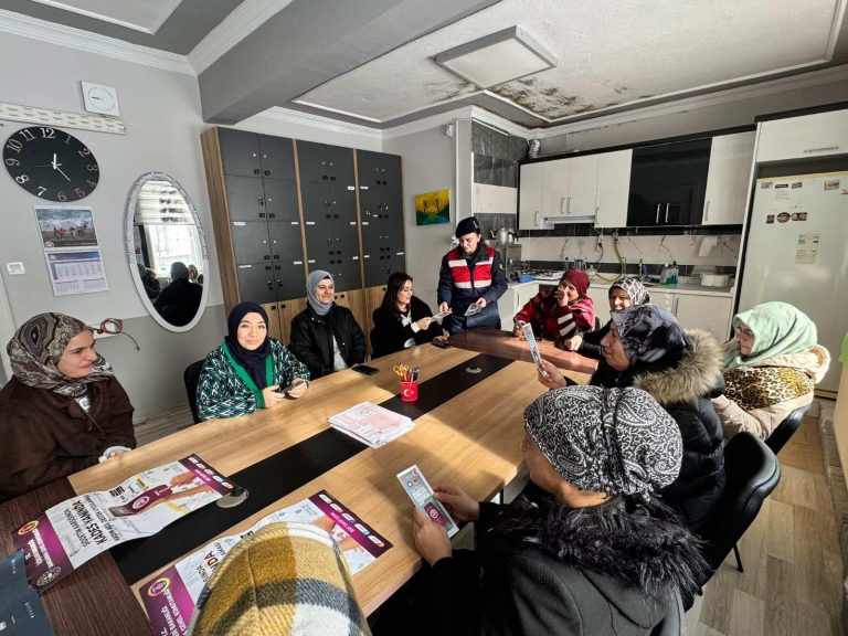 Jandarmadan Kadınlara Şiddetle Mücadele eğitimi