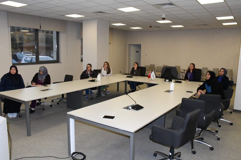 Onkoloji Hemşirelerine yönelik eğitim verildi