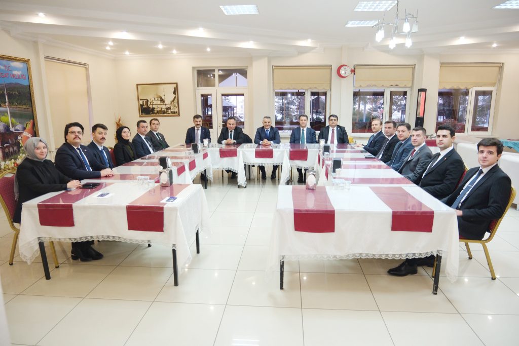 Vali Özkan’dan İdareciler Günü buluşması