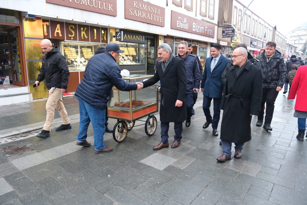 Vali Özkan’dan esnaf ziyareti