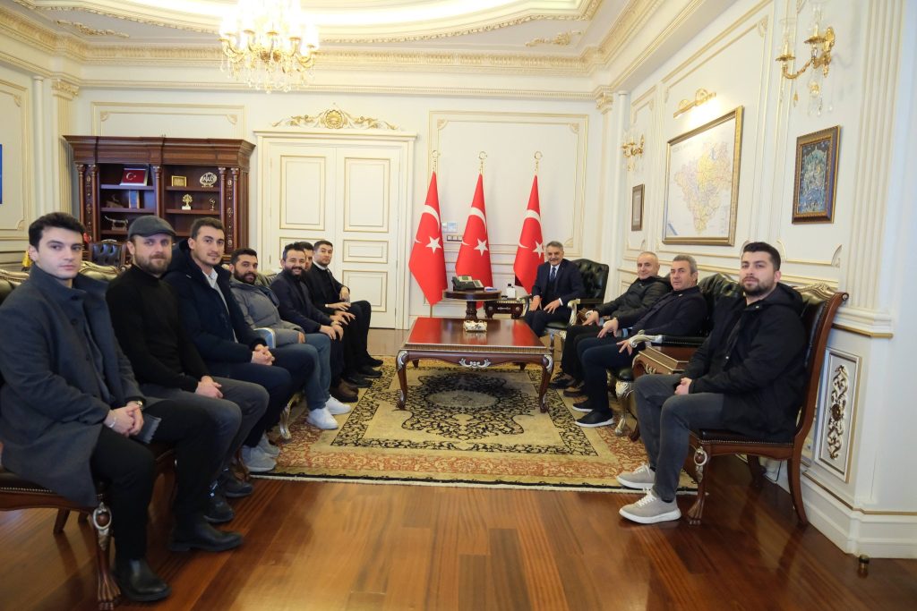 Gebze Fenerbahçeliler Derneği’nden Vali Özkan’a ziyaret