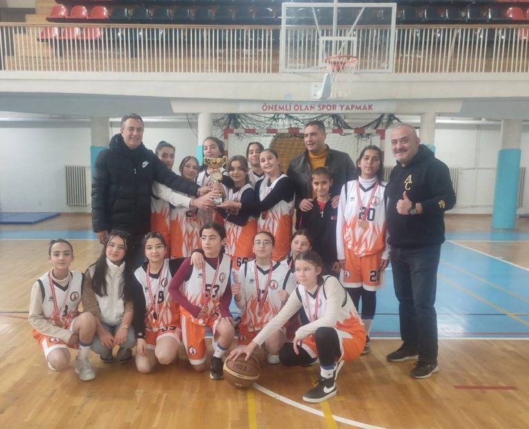 Basketbolda birincilik Musabeyli köyü öğrencilerinin