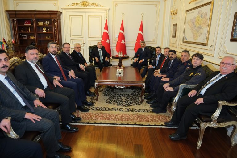 Protokol Valilikte bir araya geldi