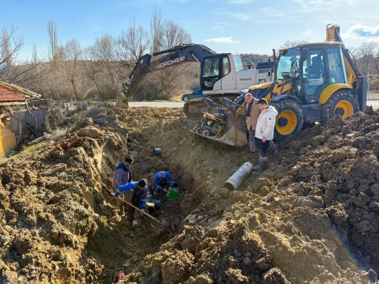 Çekerek’te içme suyu hattı yenilendi