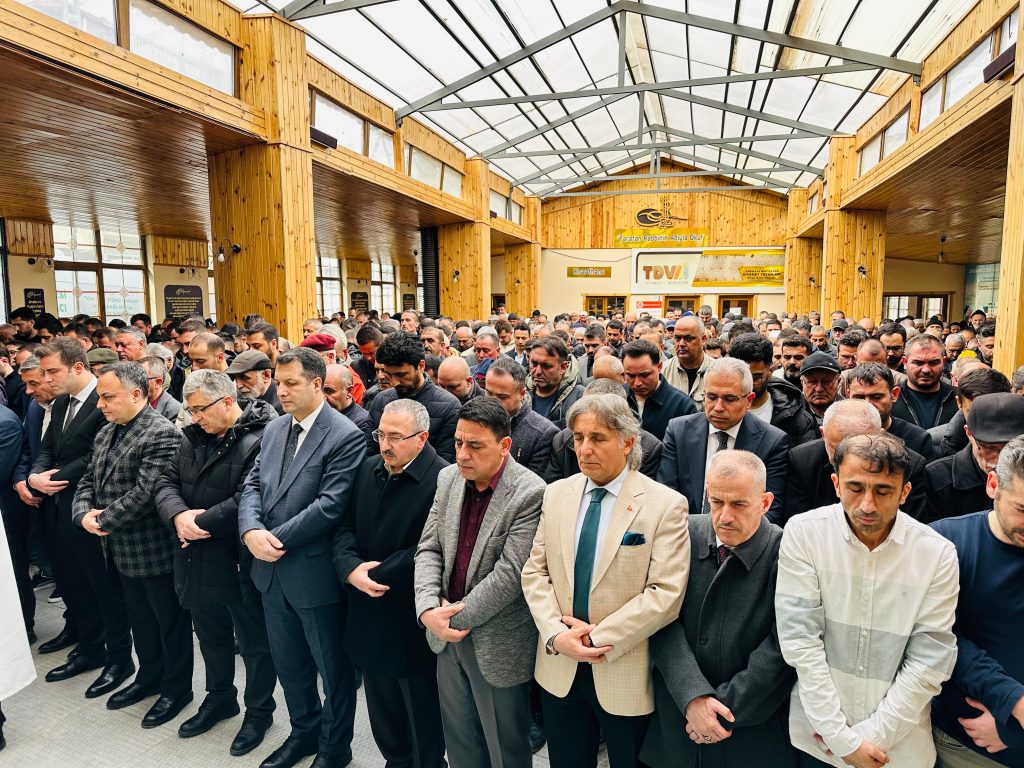 Emekli öğretmen Karaarslan toprağa verildi