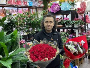 Sevgililer Günü çiçekçilerde yoğun mesai
