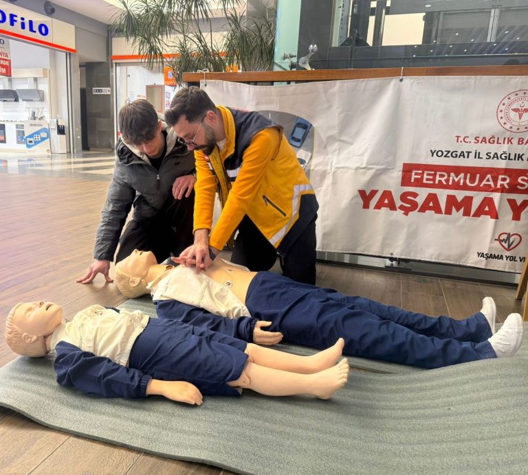 Novada AVM’de ilk yardım eğitimi