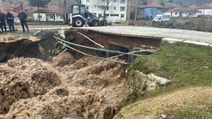 Saraykent’te sel suları köprüyü yıktı