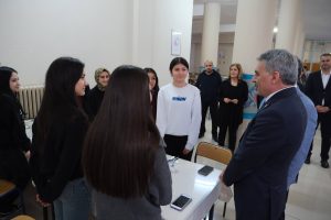 Vali Özkan Öğrencilerle iftarda bir araya geldi