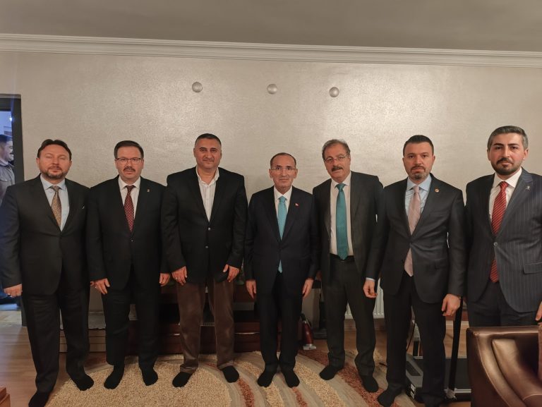 Bozdağ ve AK Parti heyetinden Avşar ailesine taziye ziyareti