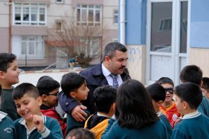 Başkan Yalçın minik öğrencilerle buluştu